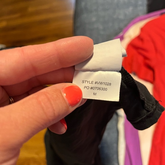 Vuori long sleeve feather light tee shirt SOLD!! - Picture 7 of 8